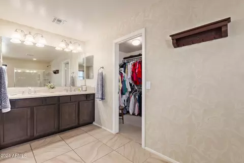 Bath - 3208 E Rochelle St, Mesa, AZ 85213 photo 2 of 4