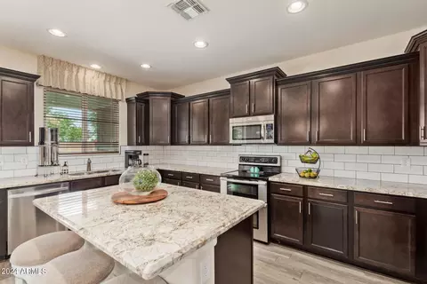 Kitchen - 3208 E Rochelle St, Mesa, AZ 85213 photo 3 of 4