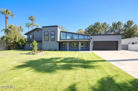 Exterior - 27 E Cactus Wren Dr, Phoenix, AZ 85020 photo 3 of 8