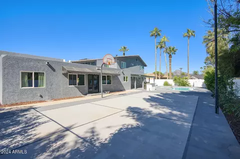 Exterior - 27 E Cactus Wren Dr, Phoenix, AZ 85020 photo 7 of 8