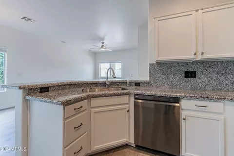 Kitchen - 3743 E Longhorn Dr, Gilbert, AZ 85297 photo 3 of 4
