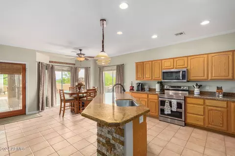 Kitchen - 2446 W Joy Ranch Rd, Phoenix, AZ 85086 photo 3 of 5