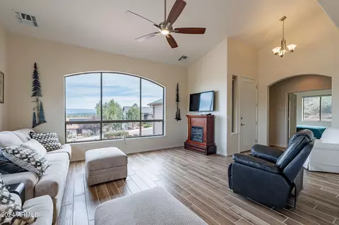 Living - 501 E Phoenix St, Payson, AZ 85541 photo 1 of 2