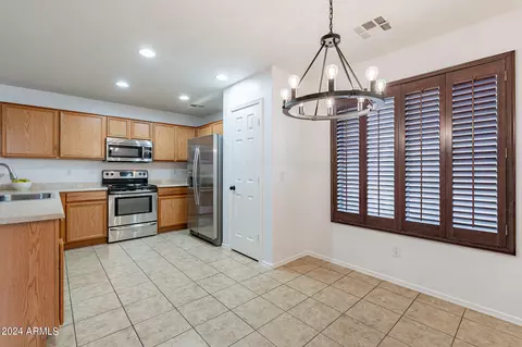 Kitchen - 3740 E Timberline Rd, Gilbert, AZ 85297 photo 2 of 7