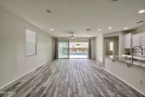2429 E Beverly Rd, Phoenix, AZ 85042 photo 12