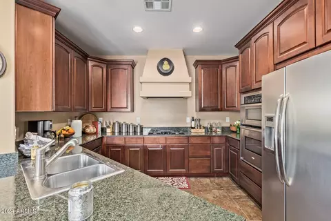 Kitchen - 1840 S Sinova Ave, Gilbert, AZ 85295 photo 3 of 6