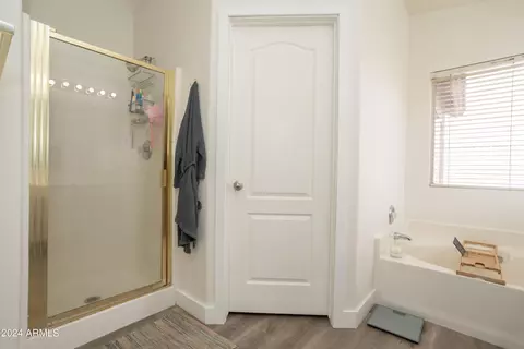Bath - 1434 E Marco Polo Rd, Phoenix, AZ 85024 photo 3 of 5