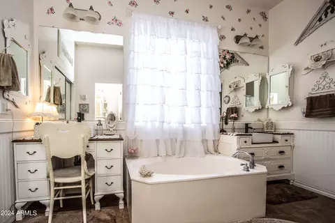 Bath - 10605 E Kilarea Ave, Mesa, AZ 85209 photo 4 of 5
