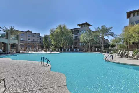 Exterior - 5450 E Deer Valley Dr #2017, Phoenix, AZ 85054 photo 4 of 12