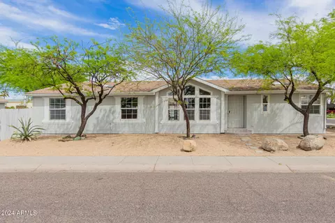 2702 E Kings Ave, Phoenix, AZ 85032