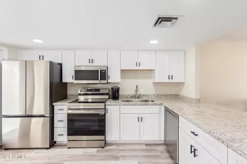 Kitchen - 7834 E Park View Dr, Mesa, AZ 85208 photo 3 of 3