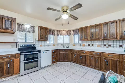 Kitchen - 3000 E Page Ranch Rd, Willcox, AZ 85643 photo 2 of 7
