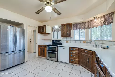 Kitchen - 3000 E Page Ranch Rd, Willcox, AZ 85643 photo 5 of 7