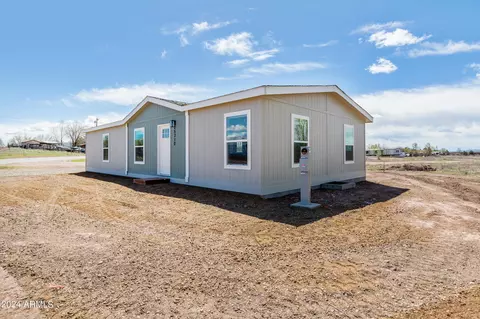 25310 N Lakeside Dr, Paulden, AZ 86334