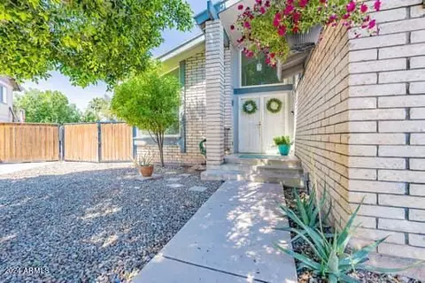 1520 W Knowles Cir, Mesa, AZ 85202