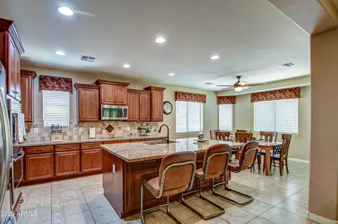 8012 W Molly Dr, Peoria, AZ 85383