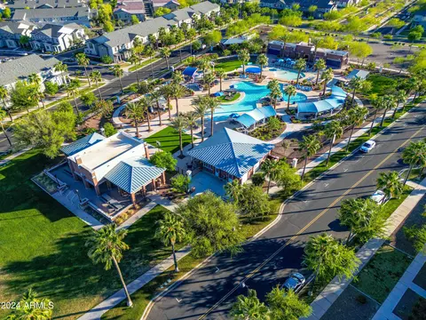 View/Area - 2011 N Beverly Pl, Buckeye, AZ 85396 photo 3 of 10