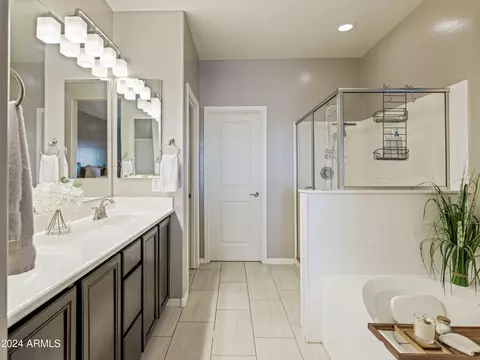 Bath - 2011 N Beverly Pl, Buckeye, AZ 85396 photo 1 of 5