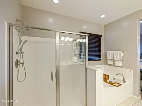 Bath - 2011 N Beverly Pl, Buckeye, AZ 85396 photo 2 of 5