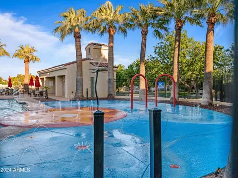 Exterior - 2011 N Beverly Pl, Buckeye, AZ 85396 photo 13 of 14
