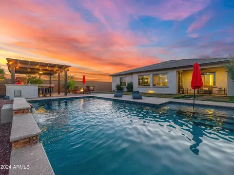Exterior - 2011 N Beverly Pl, Buckeye, AZ 85396 photo 8 of 14