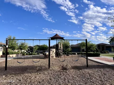 View/Area - 2011 N Beverly Pl, Buckeye, AZ 85396 photo 9 of 10