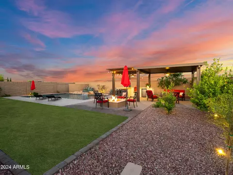 Exterior - 2011 N Beverly Pl, Buckeye, AZ 85396 photo 11 of 14