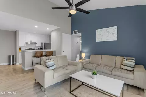 8055 E Thomas Rd #B301, Scottsdale, AZ 85251