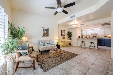 Living - 100 E Fillmore St #129, Phoenix, AZ 85004 photo 1 of 3