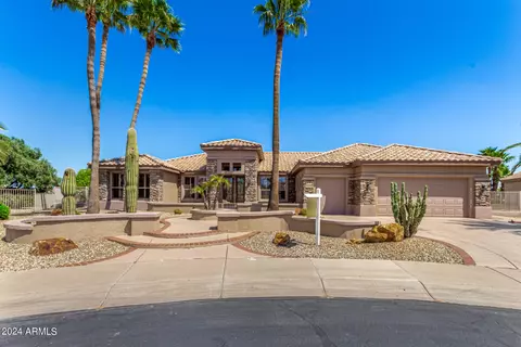 17813 N Covina Ct, Surprise, AZ 85374
