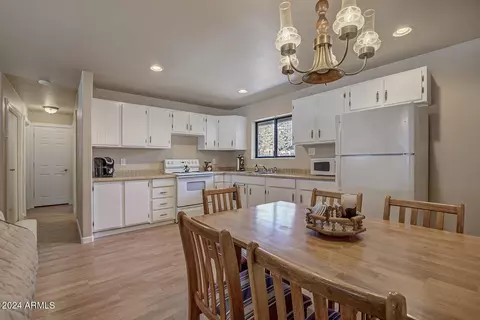 Dining - 8572 W Elk Rd, Pine, AZ 85544 photo 2 of 3