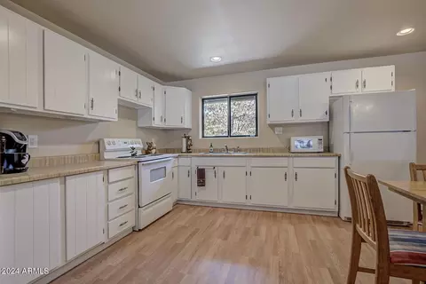 Kitchen - 8572 W Elk Rd, Pine, AZ 85544 photo 1 of 1