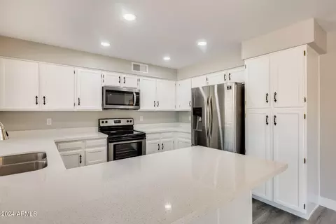 4624 E Bohl St, Phoenix, AZ 85044 photo 12