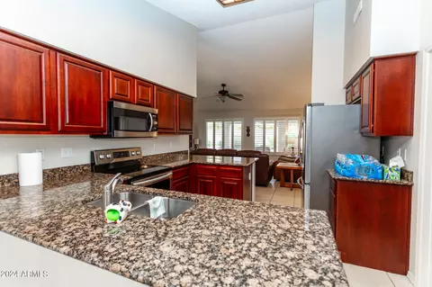 Kitchen - 4331 E Douglas Ave, Gilbert, AZ 85234 photo 3 of 4