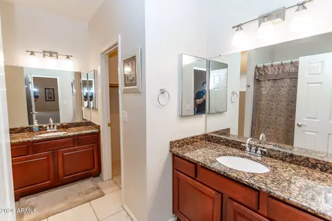 Bath - 4331 E Douglas Ave, Gilbert, AZ 85234 photo 4 of 5