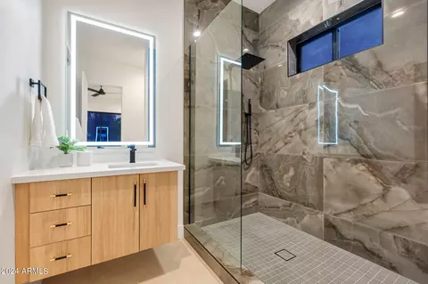 Bath - 4206 Earll Dr, Phoenix, AZ 85018 photo 4 of 7