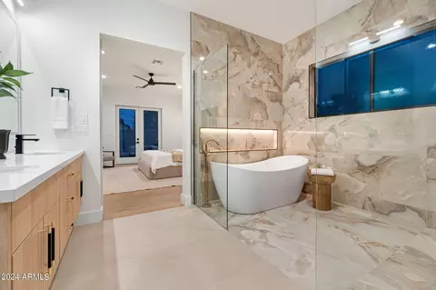 Bath - 4206 Earll Dr, Phoenix, AZ 85018 photo 2 of 7