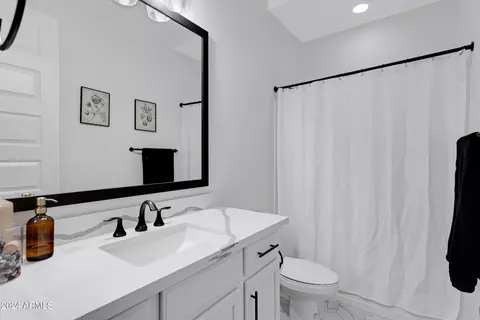 Bath - 3960 E Austin Dr, Gilbert, AZ 85296 photo 1 of 5