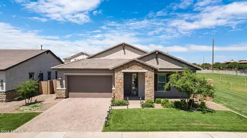 Exterior - 3960 E Austin Dr, Gilbert, AZ 85296 photo 9 of 12