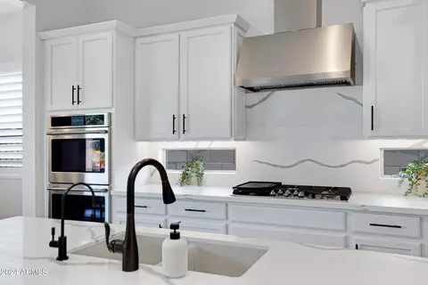 Kitchen - 3960 E Austin Dr, Gilbert, AZ 85296 photo 5 of 6