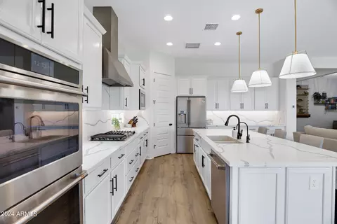 Kitchen - 3960 E Austin Dr, Gilbert, AZ 85296 photo 2 of 6