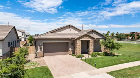Exterior - 3960 E Austin Dr, Gilbert, AZ 85296 photo 10 of 12