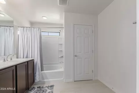 Bath - 3716 S 58th Dr, Phoenix, AZ 85043 photo 3 of 4