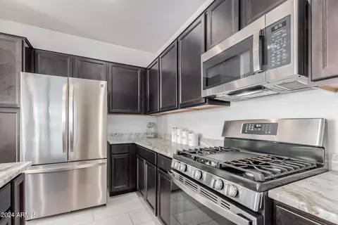 Kitchen - 3716 S 58th Dr, Phoenix, AZ 85043 photo 5 of 6