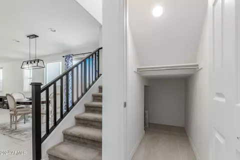 Entry Way - 3716 S 58th Dr, Phoenix, AZ 85043 photo 2 of 4