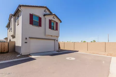 Exterior - 3716 S 58th Dr, Phoenix, AZ 85043 photo 9 of 13