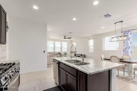 Kitchen - 3716 S 58th Dr, Phoenix, AZ 85043 photo 4 of 6