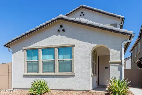 Exterior - 3716 S 58th Dr, Phoenix, AZ 85043 photo 3 of 13