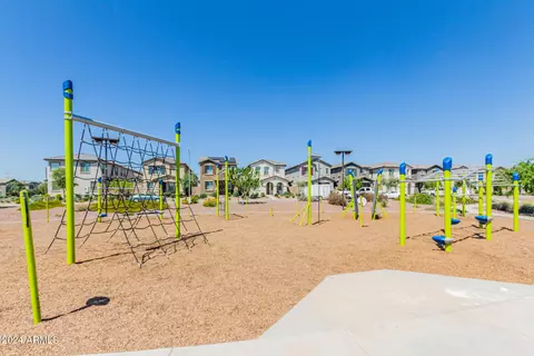 View/Area - 3716 S 58th Dr, Phoenix, AZ 85043 photo 2 of 5