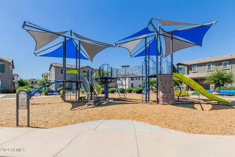View/Area - 3716 S 58th Dr, Phoenix, AZ 85043 photo 3 of 5